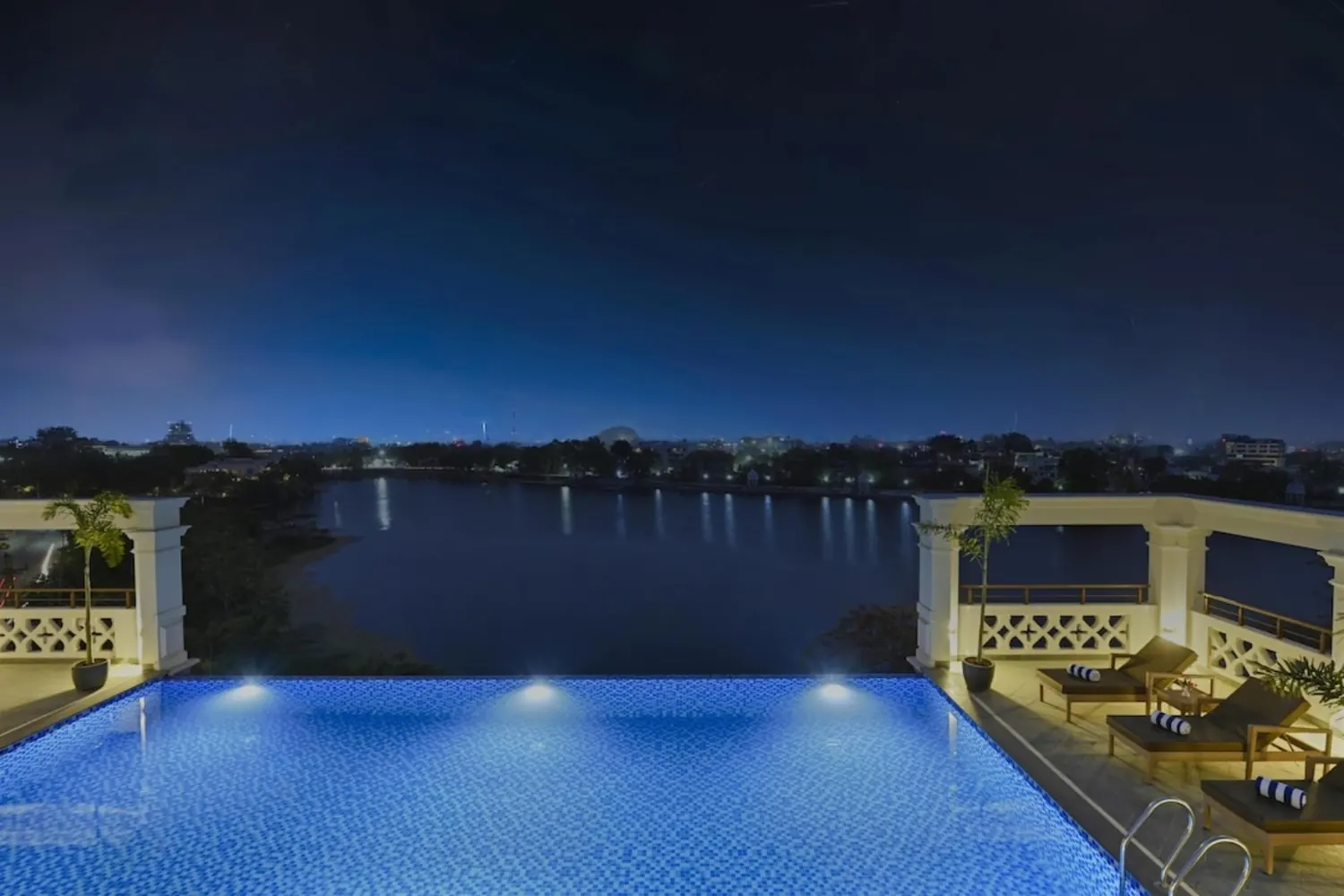 Luxury Private Pool Villa thumbnail 4